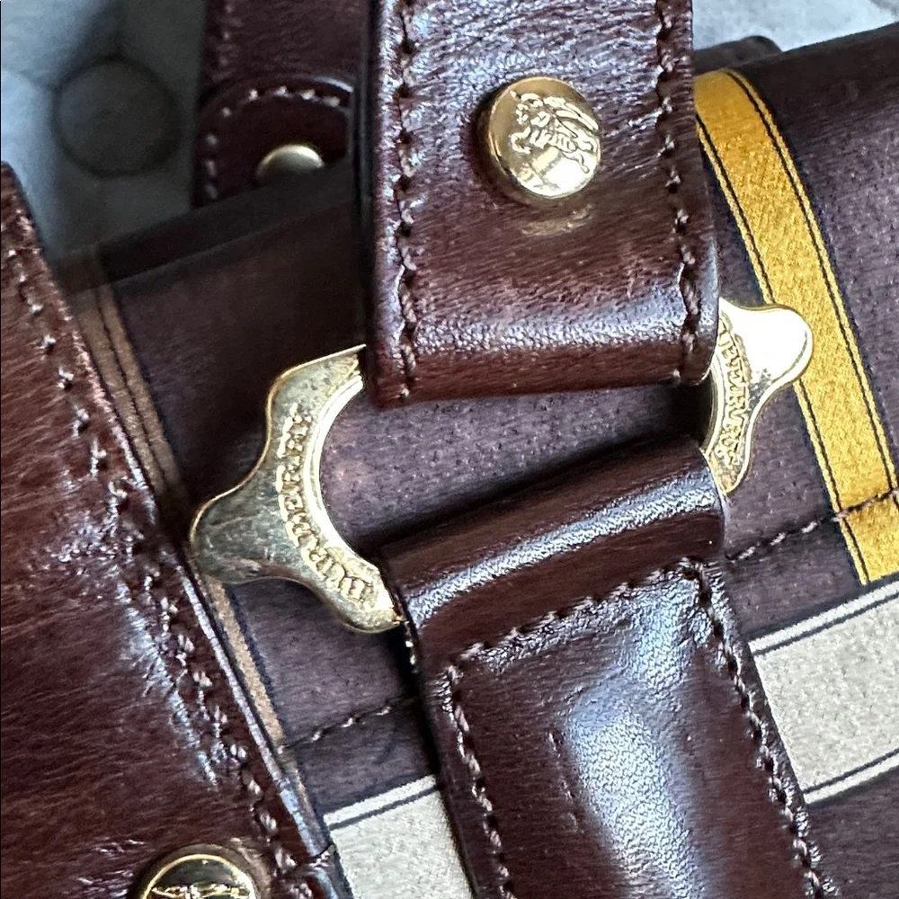 Burberry Rare Bag authentic COA